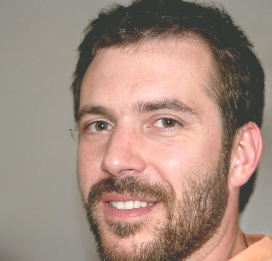 Instructor Ramón Valdés especializado en análisis de liquidez
