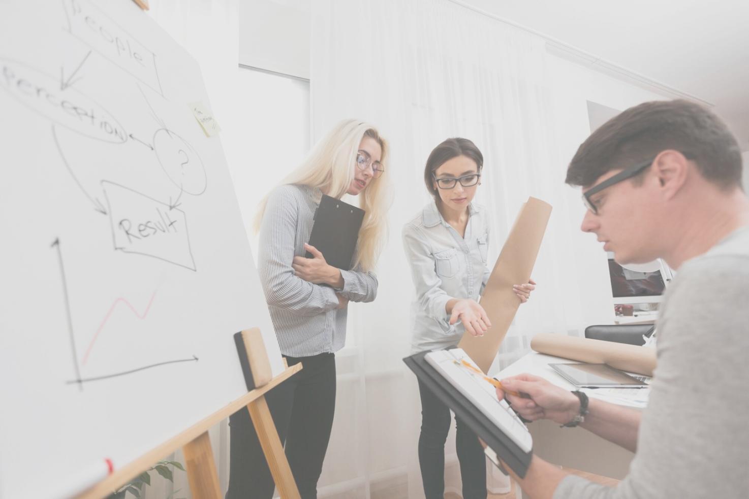 Sesión de formación financiera con análisis de ratios